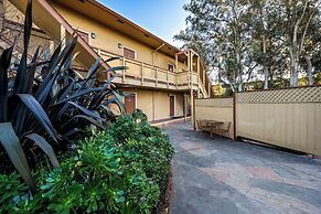 Howard Johnson by Wyndham Santa Cruz Beach Boardwalk