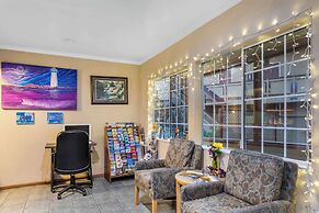 Howard Johnson by Wyndham Santa Cruz Beach Boardwalk