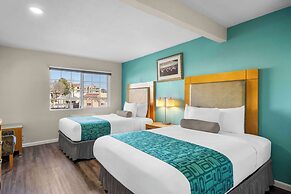 Howard Johnson by Wyndham Santa Cruz Beach Boardwalk