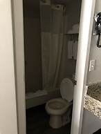 Travelodge by Wyndham Canton/Livonia Area, MI