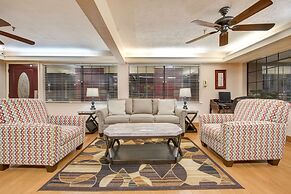 Days Inn by Wyndham College Station University Drive