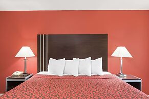 Days Inn by Wyndham College Station University Drive