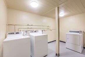 Days Inn by Wyndham College Station University Drive