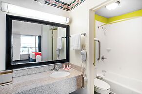 OYO Hotel Oklahoma City South I-35 and SE 29th