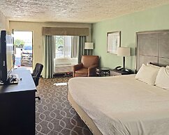 Quality Inn Clinton North