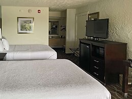 Quality Inn Clinton North