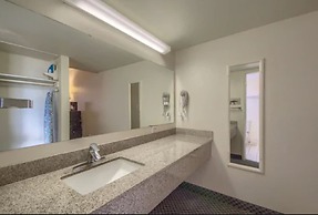 Americas Best Value Inn Uvalde