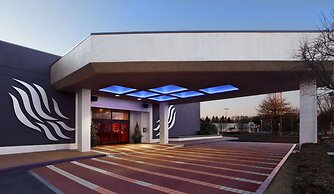 The Verve Hotel Boston Natick, Tapestry Collection by Hilton