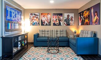 The Verve Hotel Boston Natick, Tapestry Collection by Hilton