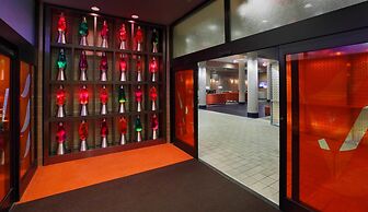 The Verve Hotel Boston Natick, Tapestry Collection by Hilton