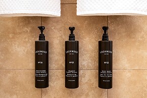 The Verve Hotel Boston Natick, Tapestry Collection by Hilton