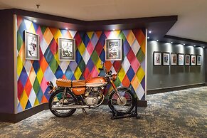 The Verve Hotel Boston Natick, Tapestry Collection by Hilton