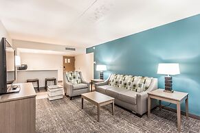 EverSpring Inn & Suites