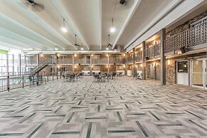 EverSpring Inn & Suites