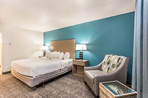 EverSpring Inn & Suites