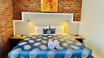 Early Australian Motor Inn