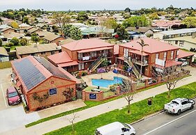 Early Australian Motor Inn