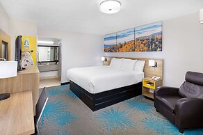 Days Inn by Wyndham Savannah