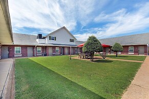 Days Inn by Wyndham Savannah