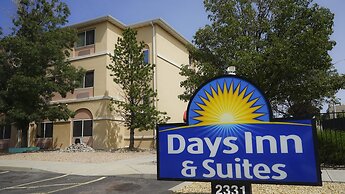 Days Inn & Suites by Wyndham Airport Albuquerque