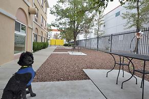 Days Inn & Suites by Wyndham Airport Albuquerque