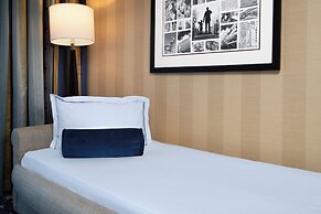 Disneyland Hotel