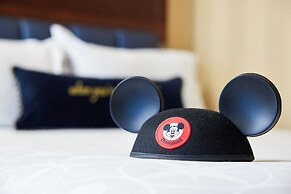 Disneyland Hotel