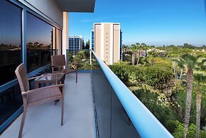Disneyland Hotel