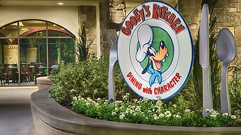 Disneyland Hotel