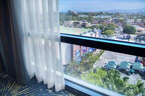 Disneyland Hotel