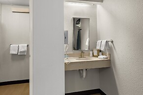 Red Roof Inn Cleveland - Westlake