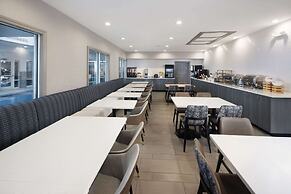 Country Inn & Suites by Radisson Asheville Downtown Tunnel Road