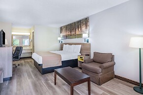 Days Inn by Wyndham Macon I-475