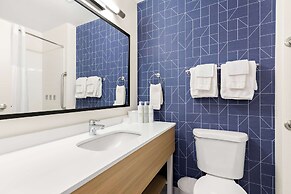 Spark by Hilton Springfield Southwest