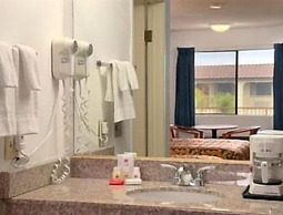 Americas Best Value Inn & Suites Bakersfield Central