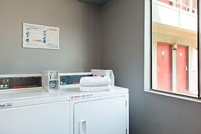 Americas Best Value Inn & Suites Bakersfield Central