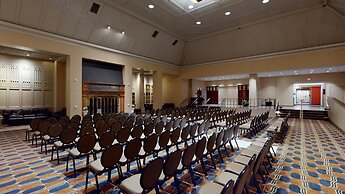 DoubleTree by Hilton Boston North Shore