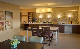 DoubleTree by Hilton Boston North Shore