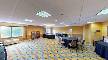 DoubleTree by Hilton Boston North Shore