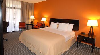 Oakland Airport Executive Hotel