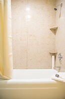 Oakland Airport Executive Hotel