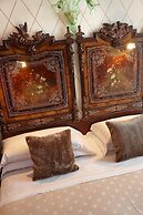 Hotel Saturnia & International