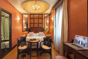 Hotel Saturnia & International