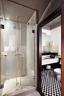 Hotel Saturnia & International