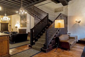 Hotel Saturnia & International