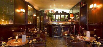 Hotel Saturnia & International