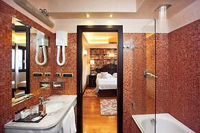 Hotel Saturnia & International