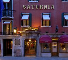 Hotel Saturnia & International