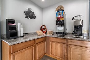 Scottish Inn and Suites