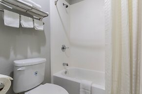 Scottish Inn and Suites